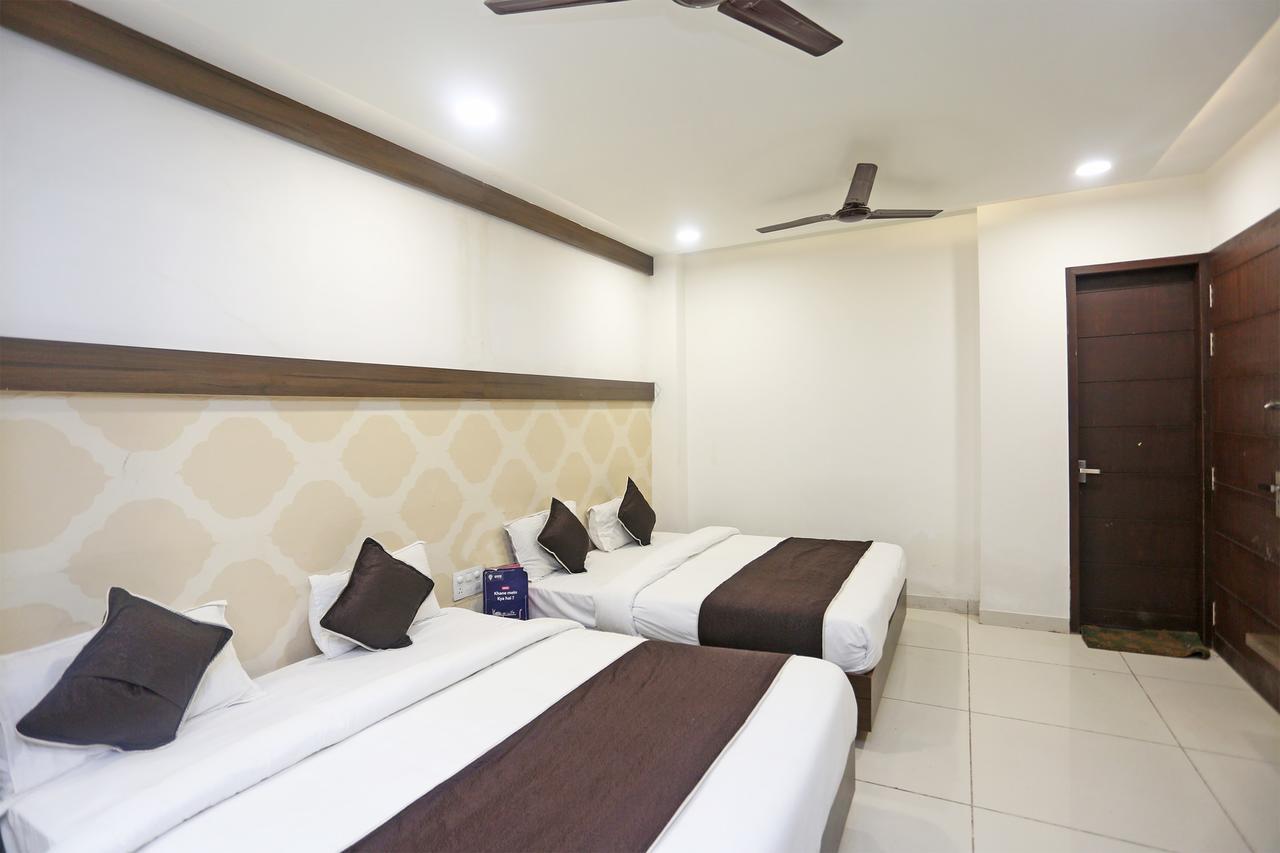 Oyo 18422 Central Grand Belanganj Dış mekan fotoğraf