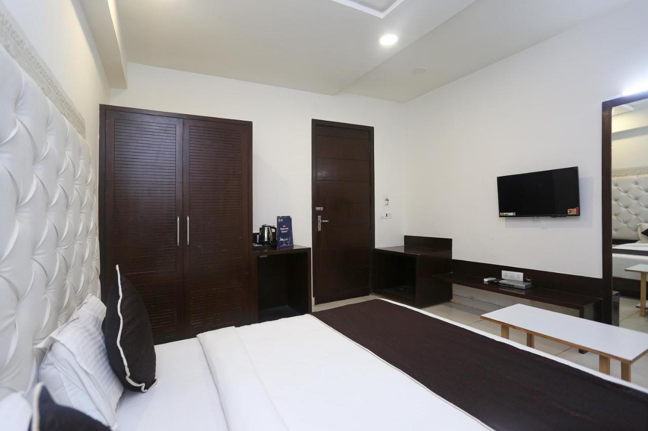 Oyo 18422 Central Grand Belanganj Dış mekan fotoğraf