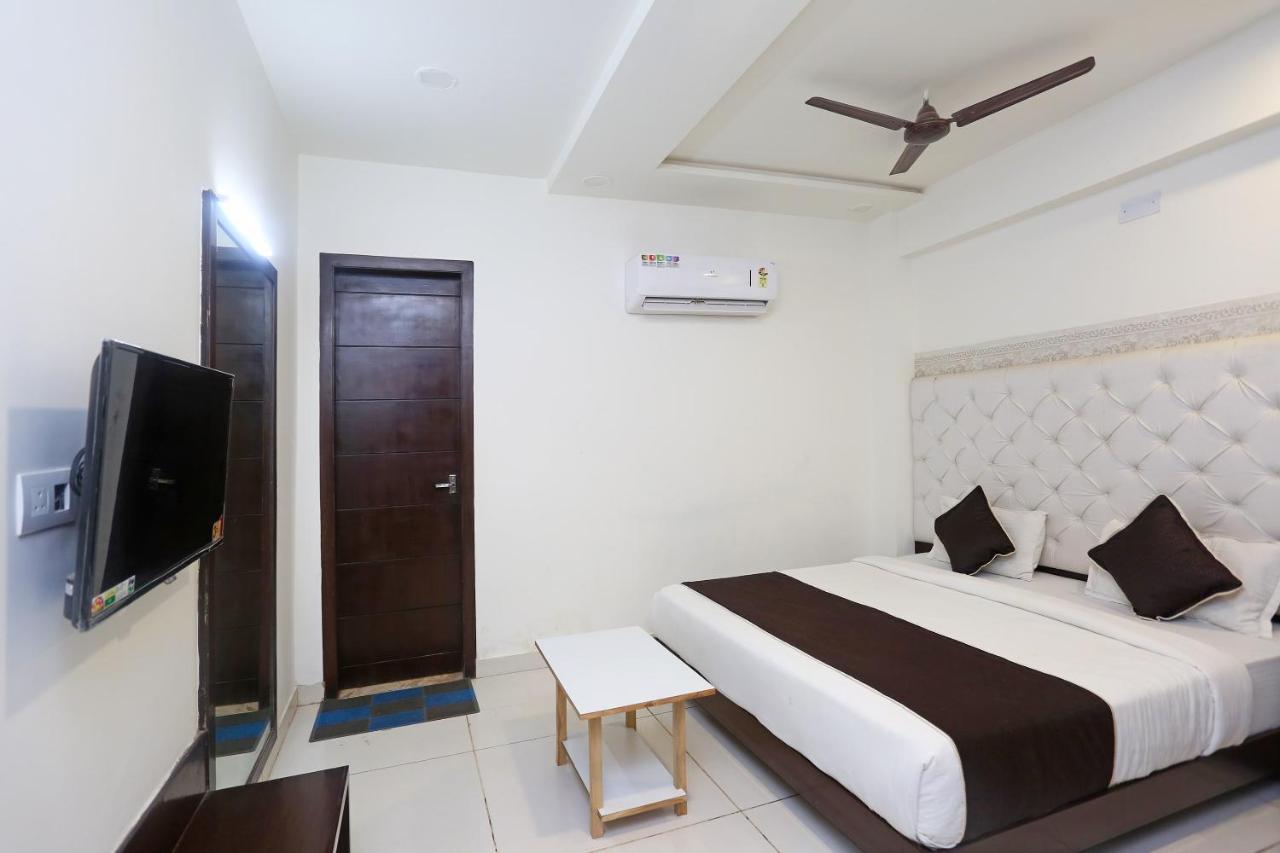 Oyo 18422 Central Grand Belanganj Dış mekan fotoğraf