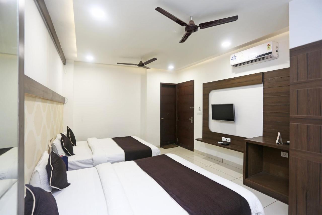 Oyo 18422 Central Grand Belanganj Dış mekan fotoğraf