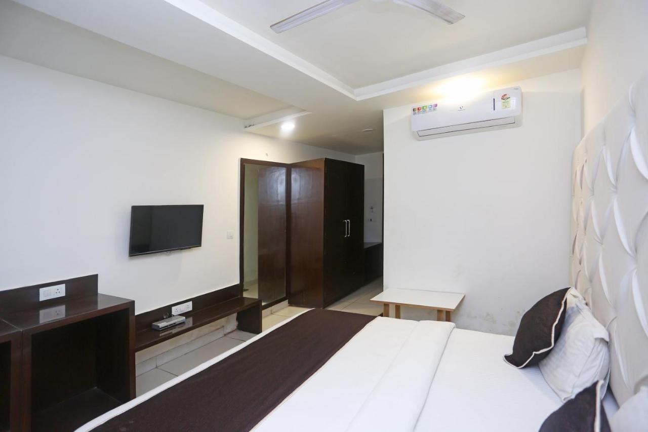 Oyo 18422 Central Grand Belanganj Dış mekan fotoğraf