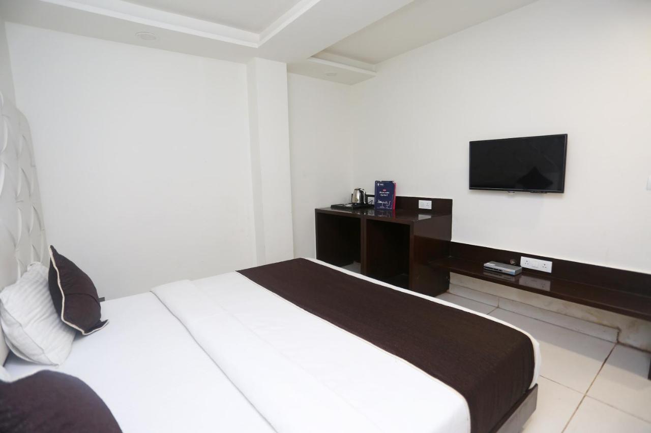 Oyo 18422 Central Grand Belanganj Dış mekan fotoğraf