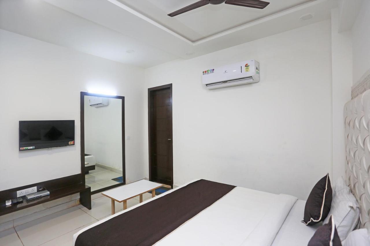Oyo 18422 Central Grand Belanganj Dış mekan fotoğraf
