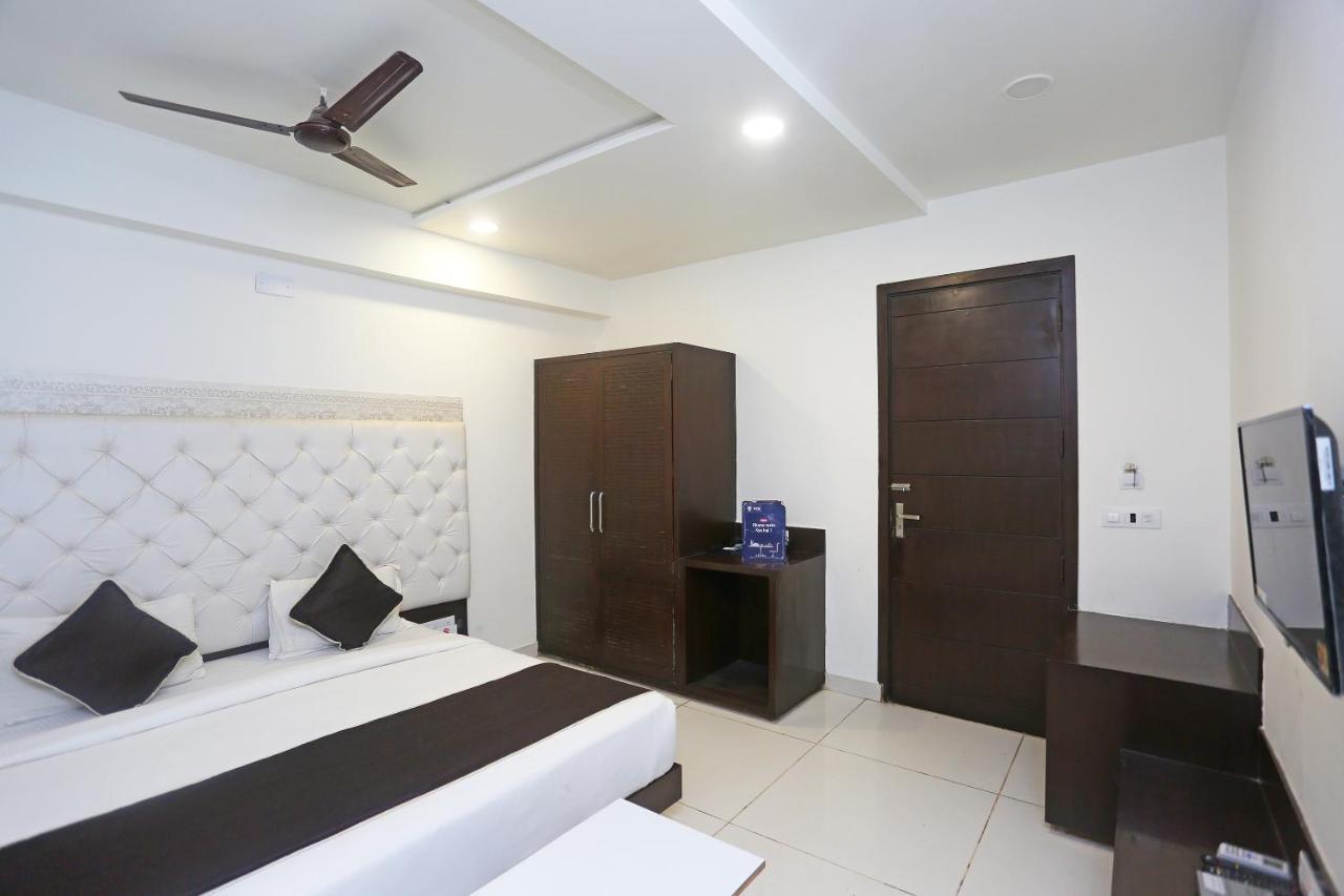 Oyo 18422 Central Grand Belanganj Dış mekan fotoğraf